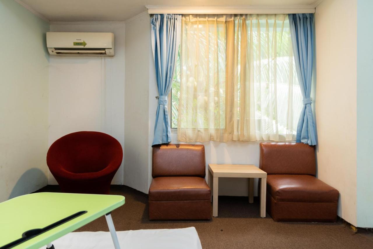 Reddoorz Plus Near Kebayoran Baru Blok S Cakarta Dış mekan fotoğraf